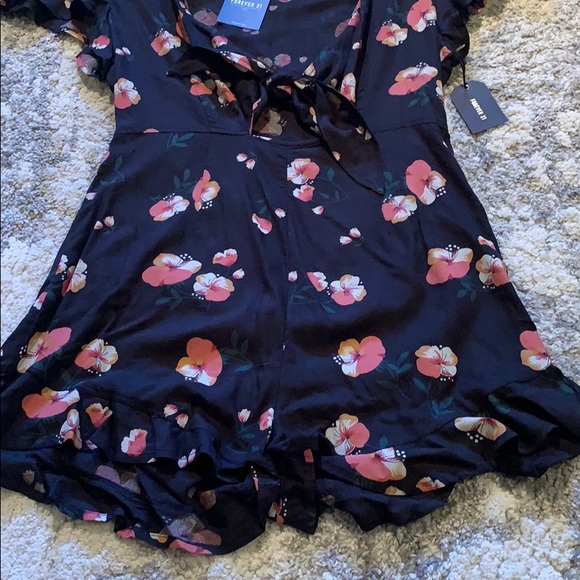 Romper - Picture 5 of 7